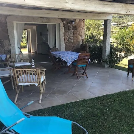Liviana Villa *