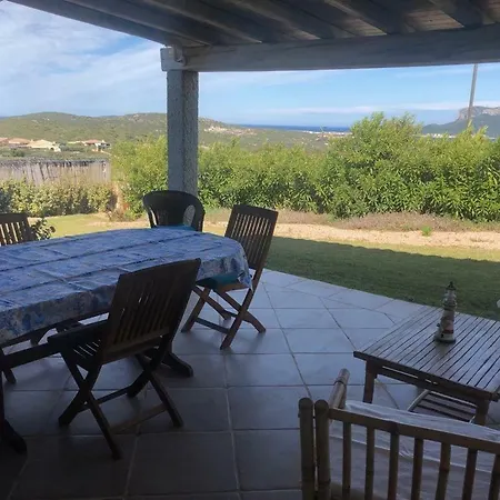 Liviana Villa *