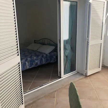 Liviana Villa *
