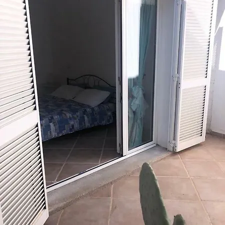 Liviana Villa *